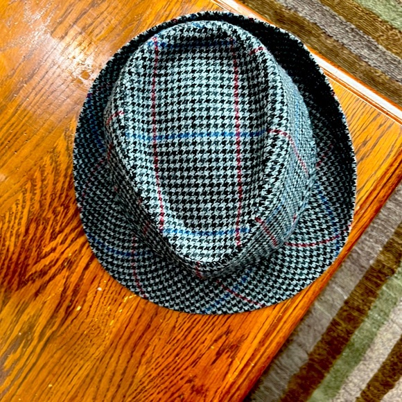 Saks Fifth Avenue Other - Men’s Hats SAKS FIFTH AVENUE Made in Italy Size L